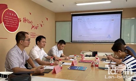 重慶科技學(xué)院董保華副院長(zhǎng)一行蒞臨語(yǔ)言橋集團(tuán)參觀座談